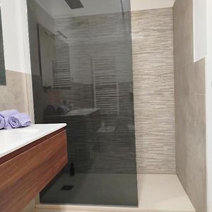 Uitgebreide Kamer met een King Size Bed